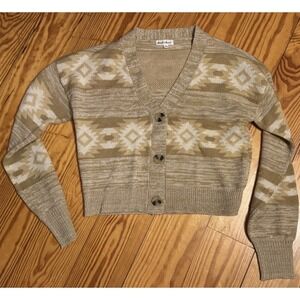 Derek Heart Women's Size Large tan & white designed V-neck with 3 button Sweater